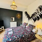 Appartement Loft Atypique 130 M2 Clim Patio Couvert Et Terrasse Pkg Gratuit Tram A 5mn A Pied Un Acces Direct Au Centre-ville