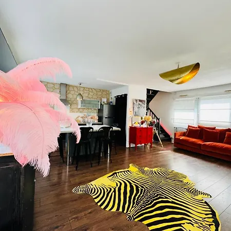 Apartmán Loft Atypique 130 M2 Clim Patio Couvert Et Terrasse Pkg Gratuit Tram A 5mn A Pied Un Acces Direct Au Centre-ville Bordeaux