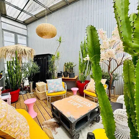 Apartment Loft Atypique13om2-salon De 40m2, Rooftop Et Patio Couvert Dep Tardif 13h-pkg Gratuit Prive Sur Place