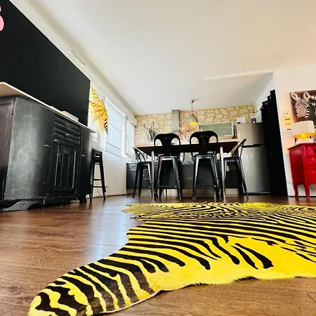 Loft Atypique 130 M2 Clim Patio Couvert Et Terrasse Pkg Gratuit Tram A 5mn A Pied Un Acces Direct Au Centre-ville Apartmán Bordeaux