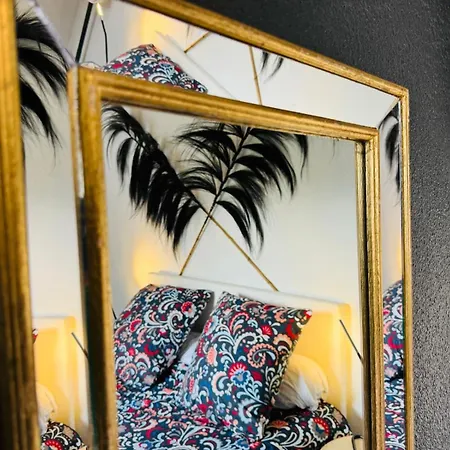 Loft Atypique 130 M2 Clim Patio Couvert Et Terrasse Pkg Gratuit Tram A 5mn A Pied Un Acces Direct Au Centre-ville Bordeaux