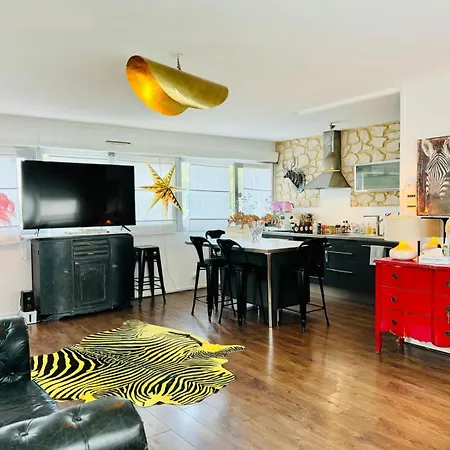 Loft Atypique13om2-salon De 40m2, Rooftop Et Patio Couvert Dep Tardif 13h-pkg Gratuit Prive Sur Place ,clim * بوردو