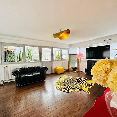 Apartmán Loft Atypique 130 M2 Clim Patio Couvert Et Terrasse Pkg Gratuit Tram A 5mn A Pied Un Acces Direct Au Centre-ville Bordeaux