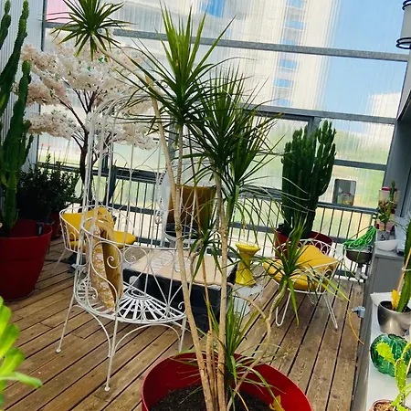 Loft Atypique 130 M2 Clim Patio Couvert Et Terrasse Pkg Gratuit Tram A 5mn A Pied Un Acces Direct Au Centre-ville Apartmán *