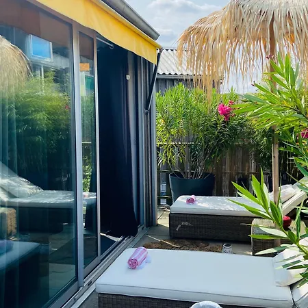 Loft Atypique 130 M2 Clim Patio Couvert Et Terrasse Pkg Prive Inclus Gratuit Tram A 5mn A Pied Un Acces Direct Au Centre-ville Apartmán