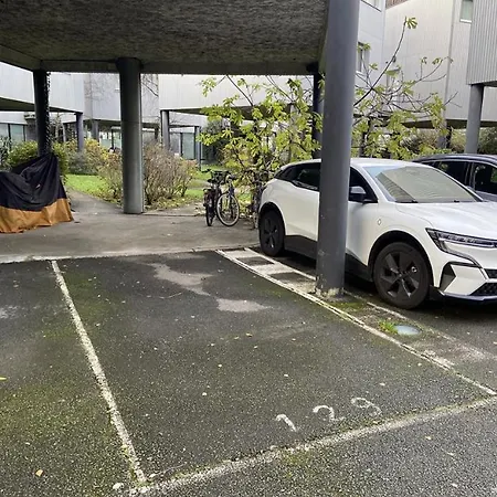 Loft Atypique 130 M2 Clim Patio Couvert Et Terrasse Pkg Gratuit Tram A 5mn A Pied Un Acces Direct Au Centre-ville *