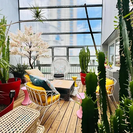 Loft Atypique13om2-salon De 40m2, Rooftop Et Patio Couvert Dep Tardif 13h-pkg Gratuit Prive Sur Place ,clim בורדו
