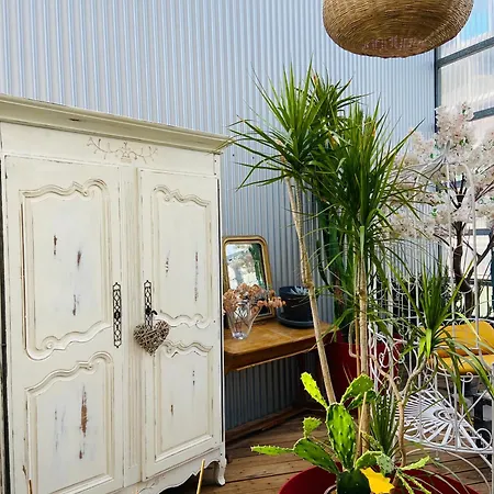Loft Atypique 130 M2 Clim Patio Couvert Et Terrasse Pkg Gratuit Tram A 5mn A Pied Un Acces Direct Au Centre-ville